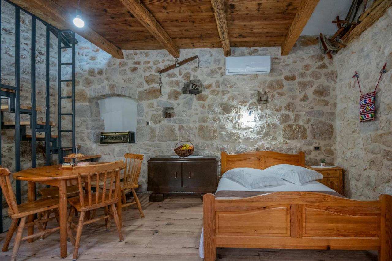 The Old Stable 1861 Villa Imotski Buitenkant foto